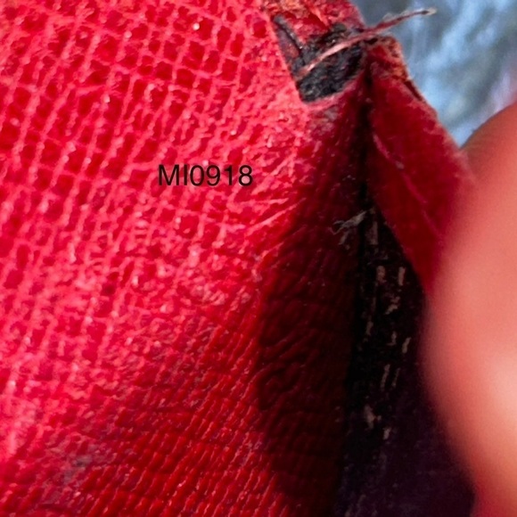 Louis Vuitton Epi leather French bifold wallet - Picture 5 of 11